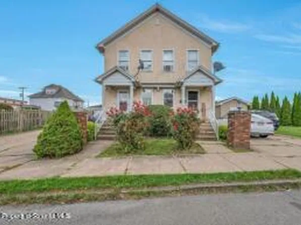 210 Pine St #212, Old Forge, PA 18518