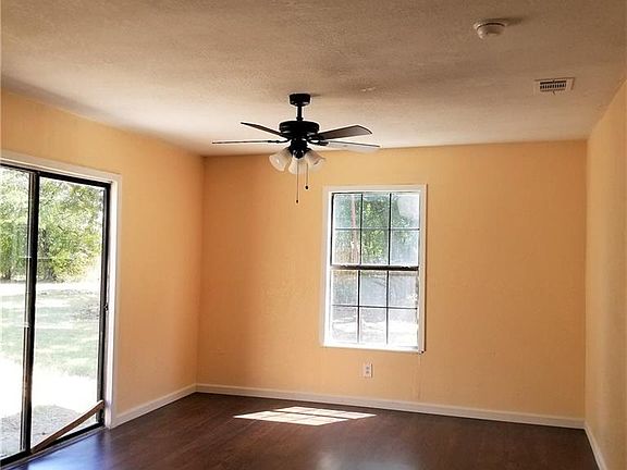 5th image of 515 Stafford Dr