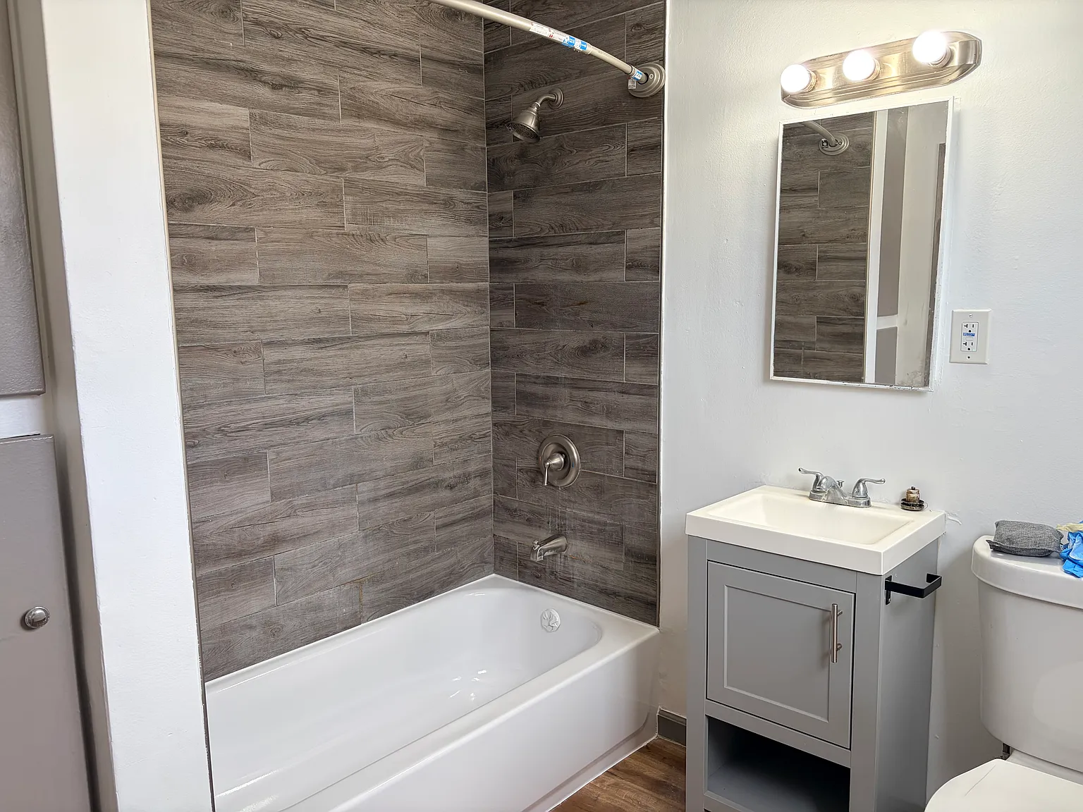 1 bed, 680 sqft, $1,875 — Photo 4