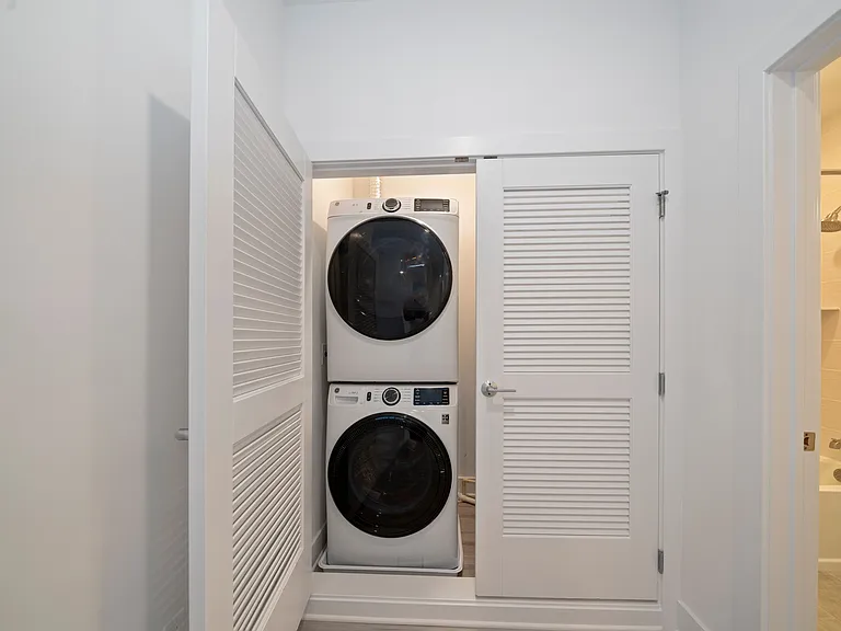 20A Macarthur Ave #201 — Photo 4