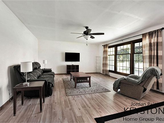 3rd image of 1907 Bridle Creek Dr SE