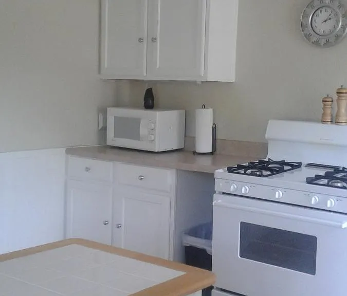 416 E 3rd St #2 — Photo 2