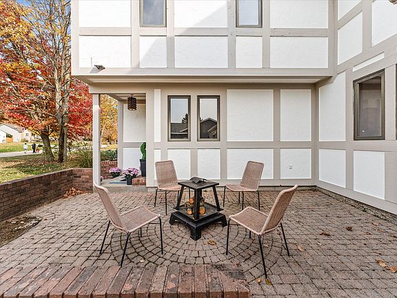 3rd image of 10664 White Birch Dr
