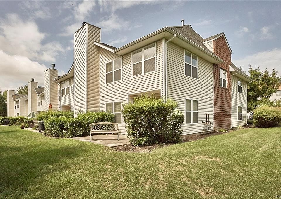 1st image of 17 Deer Court Dr