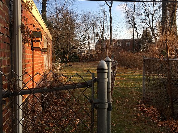 4th image of 722 E Phil Ellena St