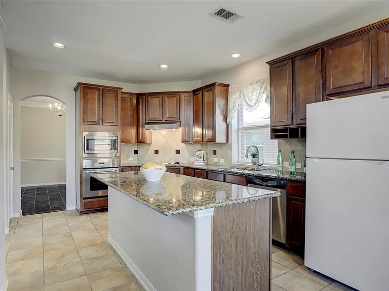 13419 Sunset Bay Ln — Photo 10
