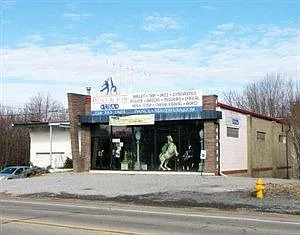 1737 N Main Street Ext photo 1