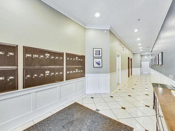 5th image of 4553 N Magnolia Ave APT 410
