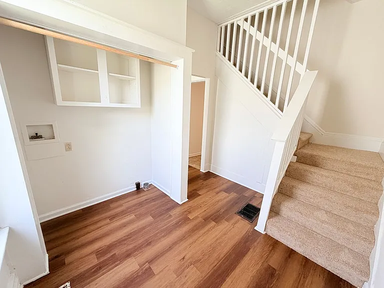 525 S West St — Photo 21