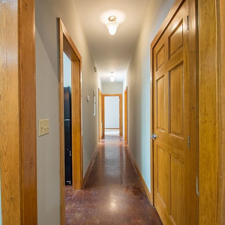 1st image of 305 W Lafayette St