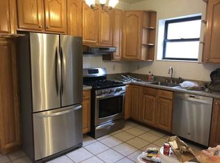25-81 44th St #2, Astoria, NY 11103