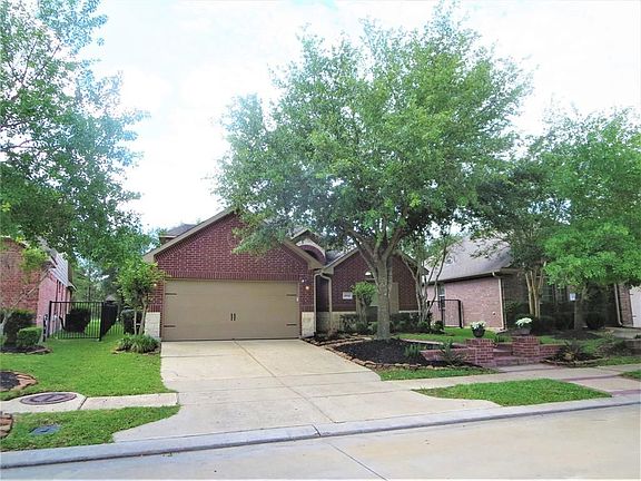 3rd image of 18911 Cove Mill Ln