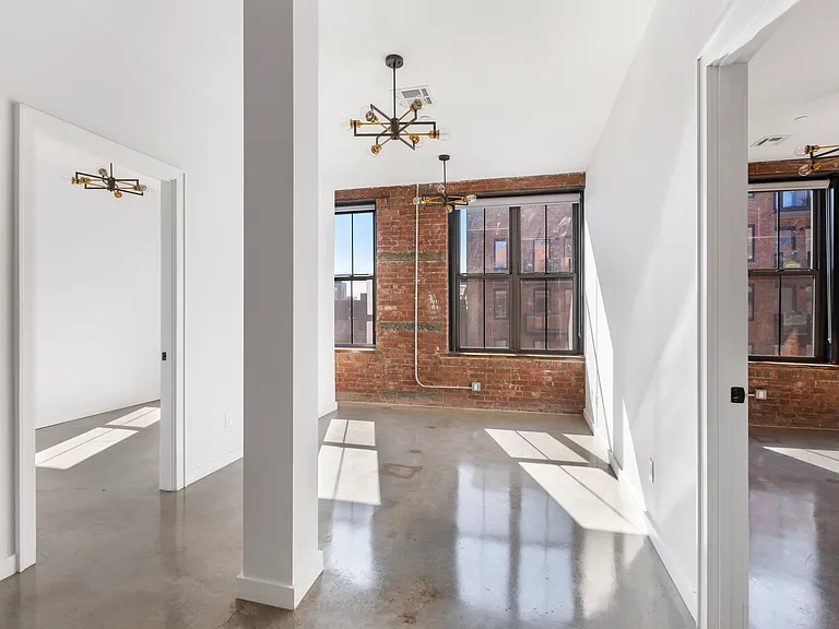 38 Roebling St #2C — Photo 3