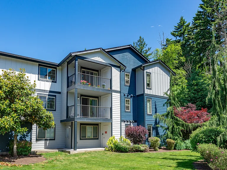 Renwood Apartment Homes — Photo 9