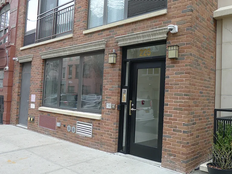 225 E 111th St #2B — Photo 9