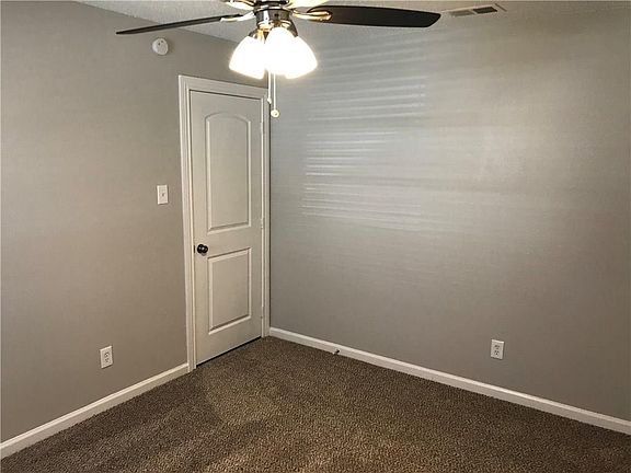 4th image of 12216 Knight Dr