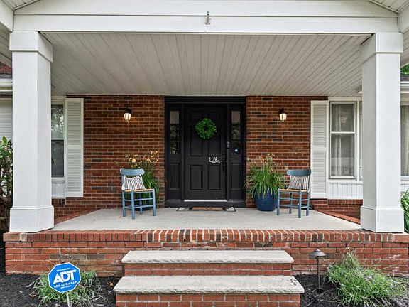 3rd image of 16 Christina Ln