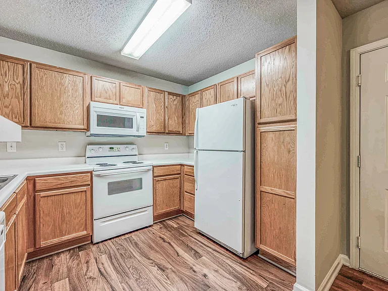Ashton Park Apartments — Photo 41