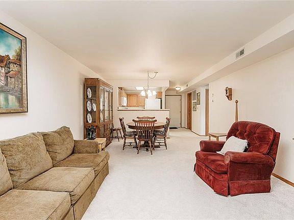 5th image of 703 N 29th St Unit 204