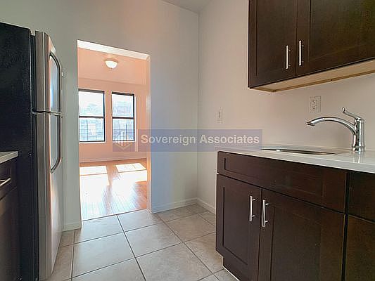 5th image of 609 W 177th St #522