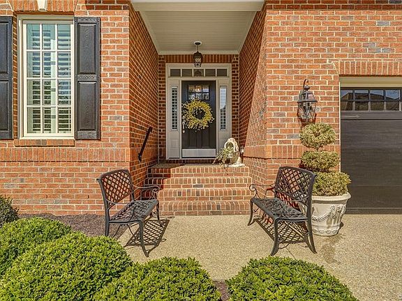 5th image of 11945 Montfort Cir