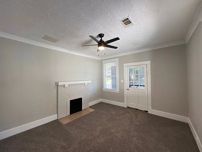 1654 Netherwood Ave — Photo 3