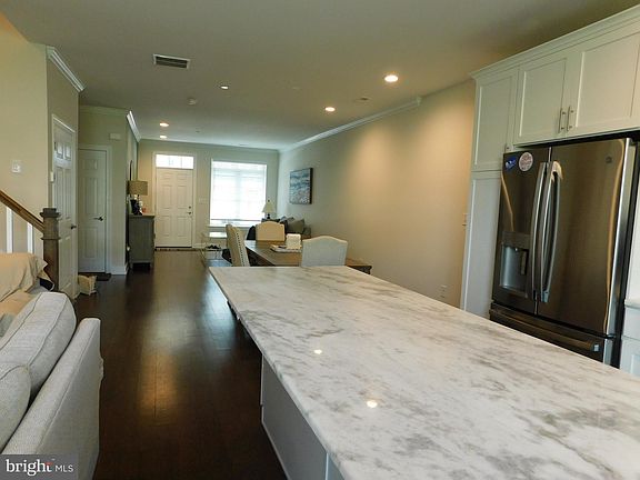 3rd image of 16740 River View Cir
