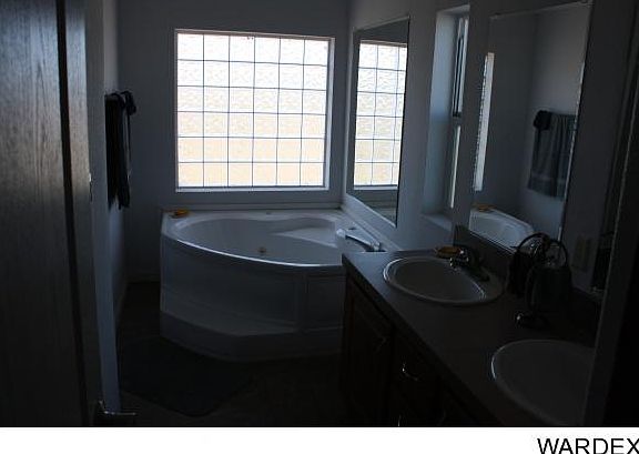 4th image of 4136 W Earl Dr