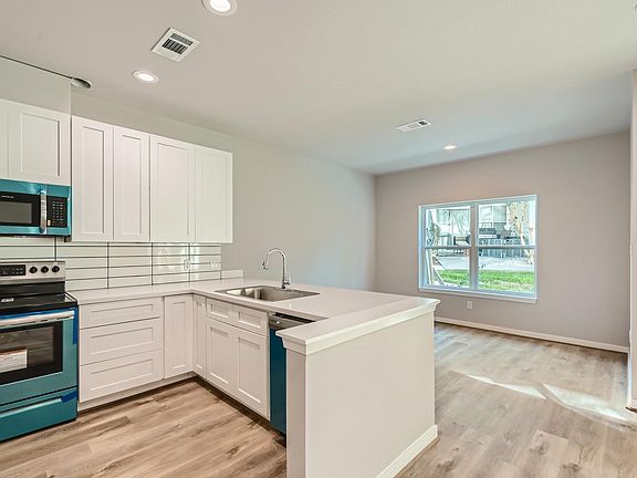 5th image of 12565 Melville Dr #324