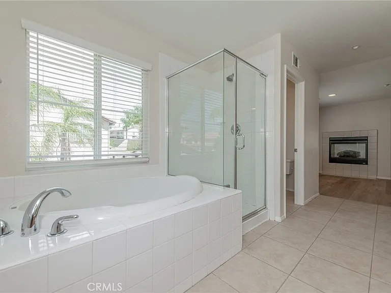 16432 Landmark Dr — Photo 33