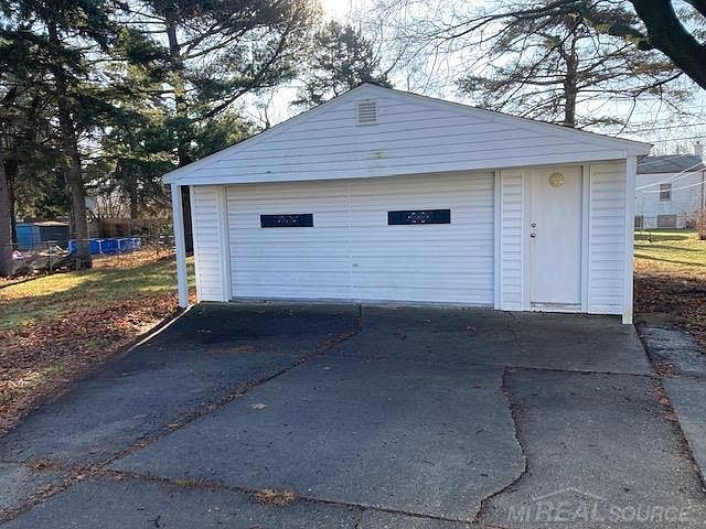 8442 Central St, photo 4