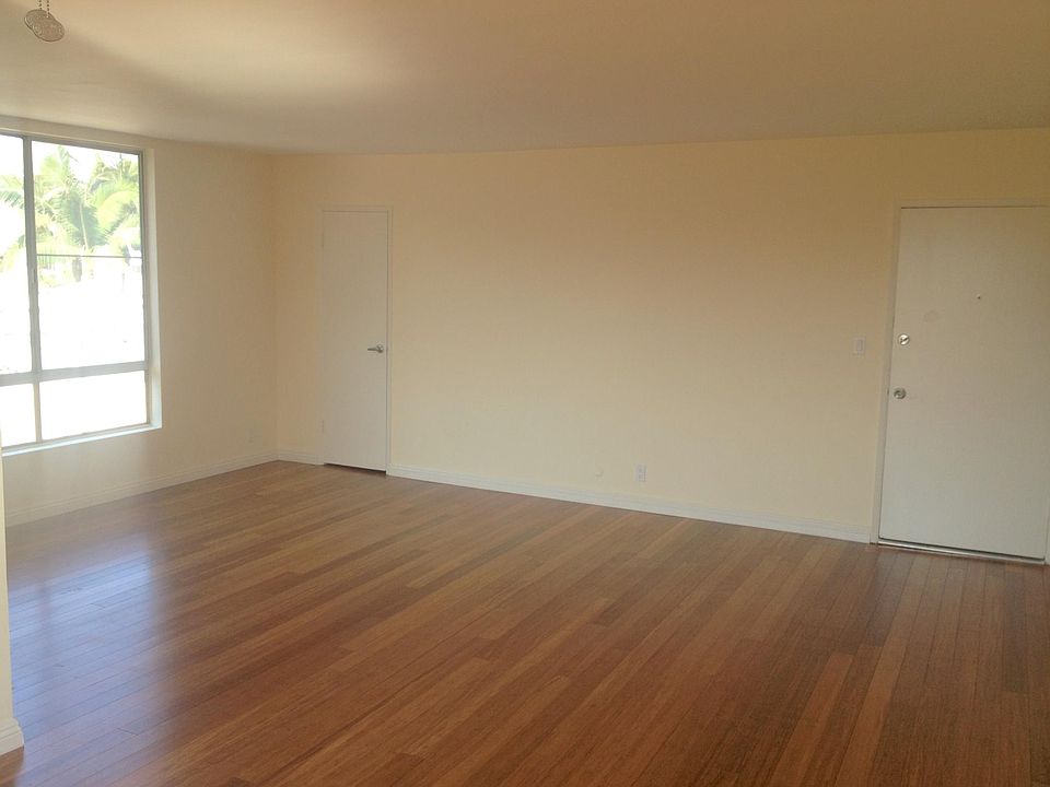 1st image of 937 Havenhurst Dr APT 8