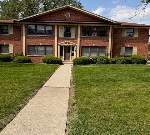3rd image of 10650 Cermak Rd #2E