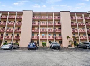 4023 Lake Bayshore Dr #112, Bradenton, FL 34205