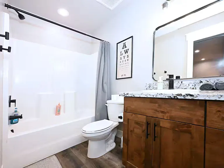 525 N 4th St #2 — Photo 18