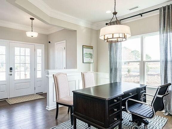 4th image of 1805 Hanover West Dr