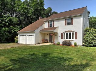 58 Glendale Ct, Naugatuck, CT 06770