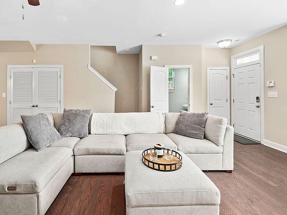 4th image of 102 Harvest Oaks Ln Unit 38