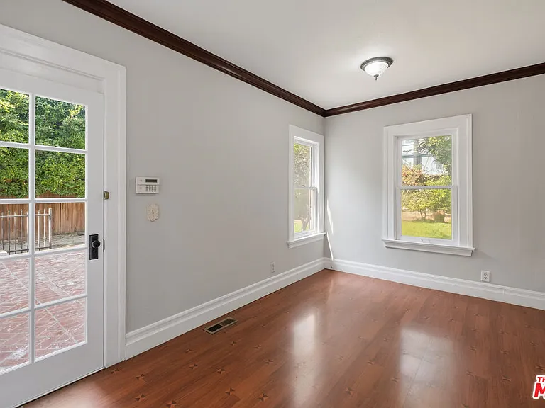 317 S Norton Ave — Photo 24