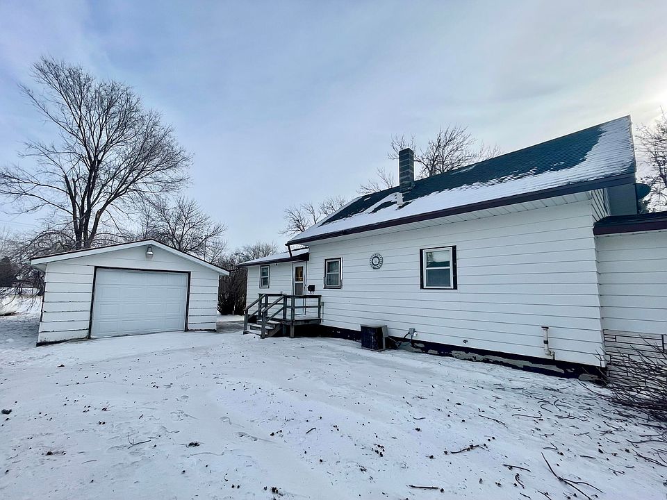 814 Leola Ave, Leola, SD 57456 | Zillow