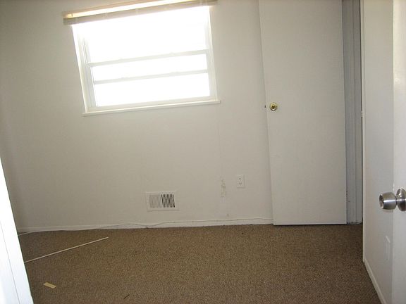 3rd image of 161 Braisted Ave
