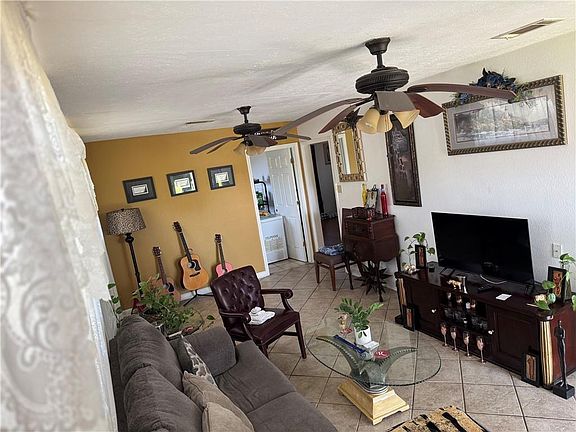4th image of 2308 Alabo St