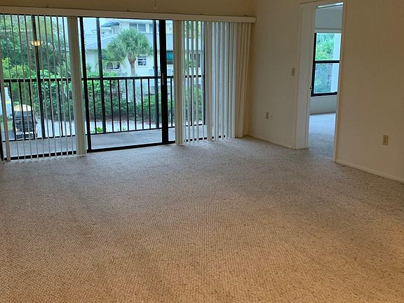 5th image of 1001 Benjamin Franklin Dr Unit 211