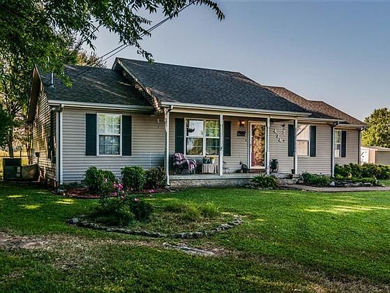 1st image of 414 Applewood Ln
