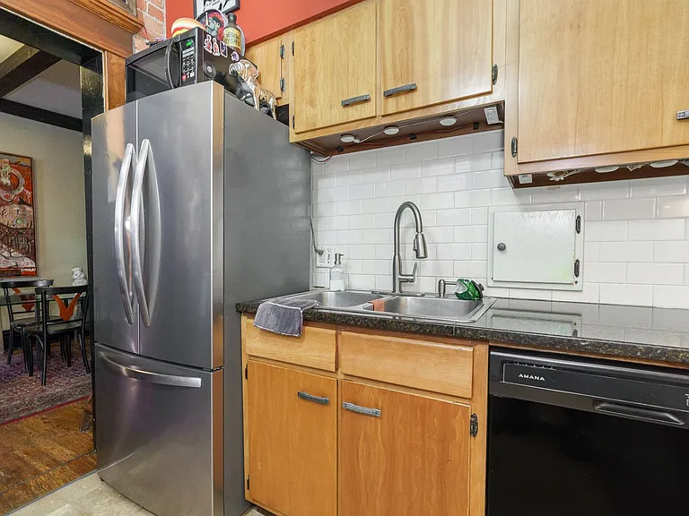 Unique 2 Bedroom in German Village — Photo 48