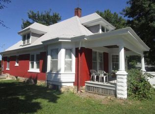 619 N 7th St, Atchison, KS 66002
