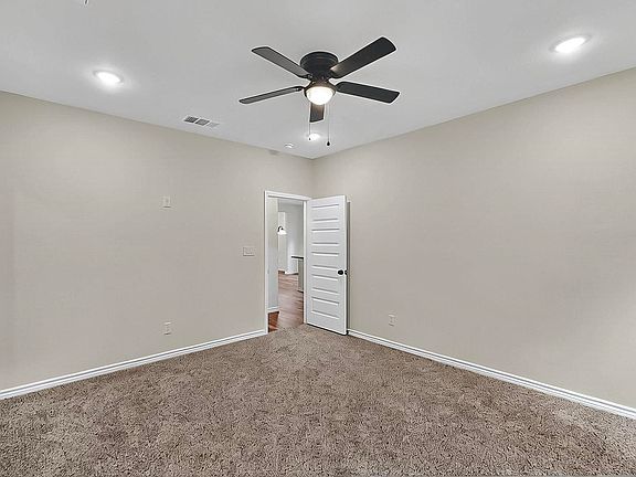 4th image of 415 Martin Luther King Jr Dr