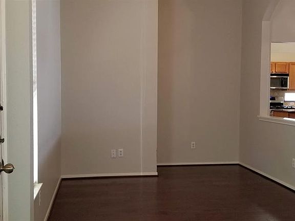 3rd image of 2118 Blossom Creek Dr
