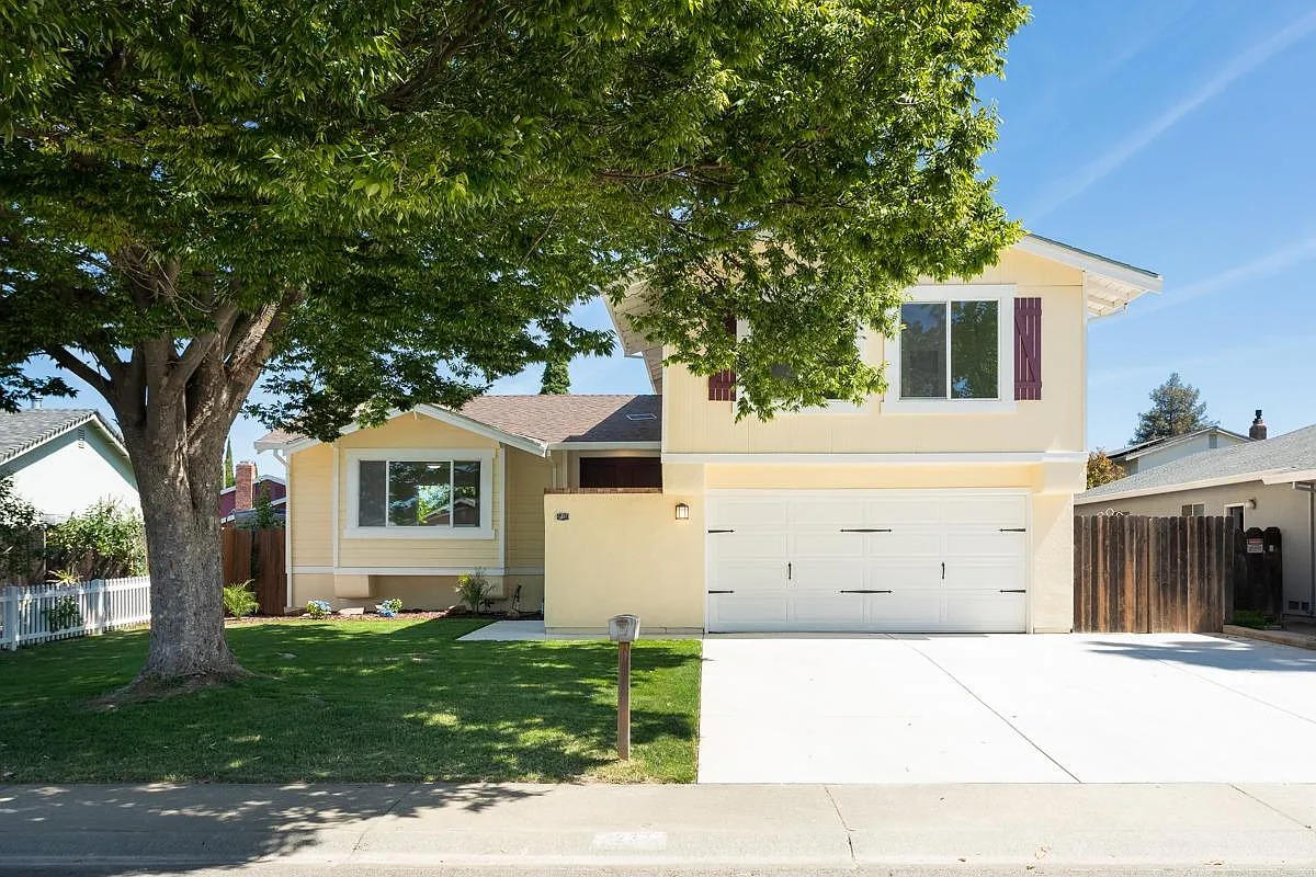 1237 Johnson Ave photo 1