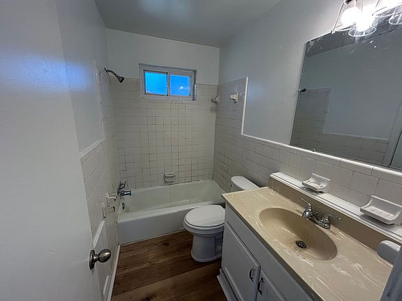 5th image of 1085 Berrywood Ave